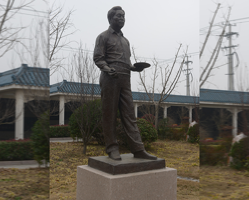 雕塑作品 喻繼高像、青銅高2.3米、安放地點(diǎn)：喻繼高紀(jì)念館